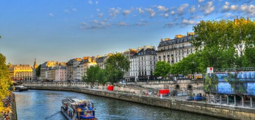Cruise on the Seine River