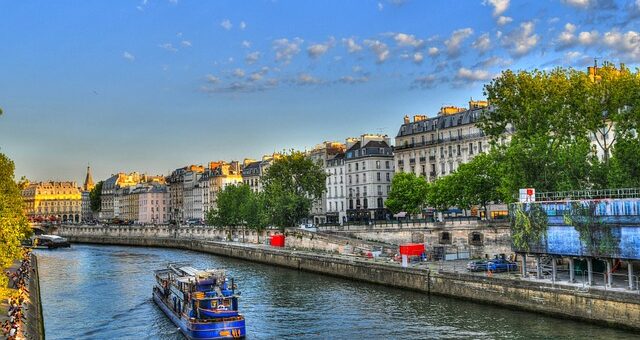 Cruise on the Seine River